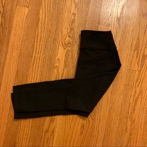 LULU LEMON black cropped leggings!